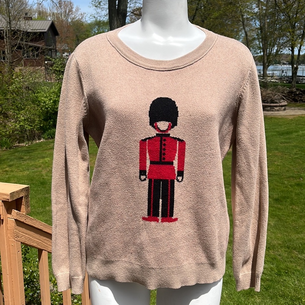Vintage Twiggy London “The Queen’s Guard” sweater L-XL